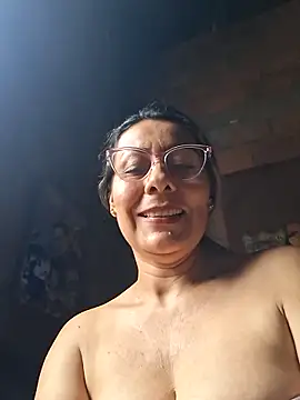 Mia-funny20 online show from April 17, 2026, 8:55 pm