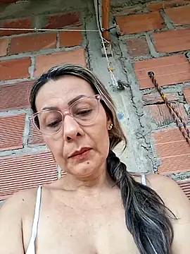 Snapshot of Mia-funny20 chatting on June 4, 2026, 8:57 pm Mia-funny20 online show from June 4, 2026, 8:57 pm