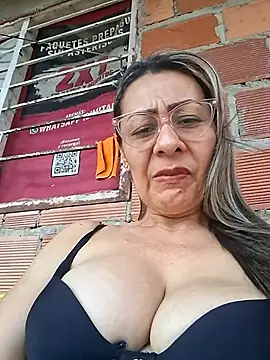 Snapshot of Mia-funny20 chatting on June 28, 2026, 8:26 pm Mia-funny20 online show from June 28, 2026, 8:26 pm