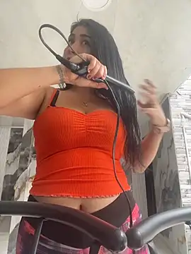 emma  cute   online show from January 13, 2026, 11:36 am