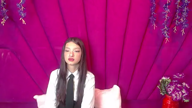 Aurora 18 online show from April 8, 2026, 2:18 pm