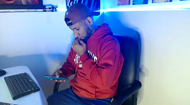 Enriblack92 online show from December 2, 2024, 8:17 pm