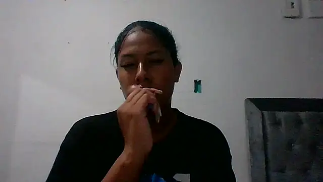 Snapshot of Kitra_New chatting on March 2, 2026, 11:11 pm Kitra New online show from March 2, 2026, 11:11 pm