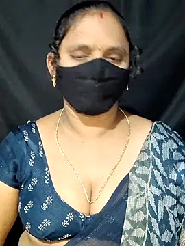 Snapshot of vintage-vibs chatting on March 19, 2025, 3:41 am vintage-vibs online show from March 19, 2025, 3:41 am