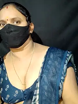 Snapshot of vintage-vibs chatting on February 24, 2025, 3:33 am vintage-vibs online show from February 24, 2025, 3:33 am