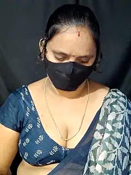 Snapshot of vintage-vibs chatting on March 8, 2025, 5:17 am vintage-vibs online show from March 8, 2025, 5:17 am
