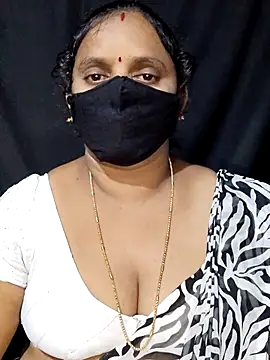 Snapshot of vintage-vibs chatting on September 17, 2025, 5:59 pm vintage-vibs online show from September 17, 2025, 5:59 pm