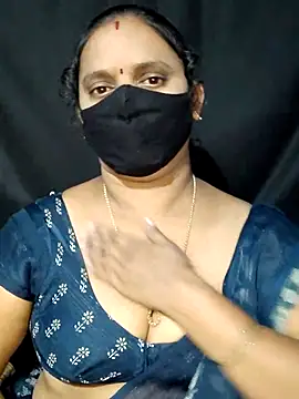 Snapshot of vintage-vibs chatting on February 24, 2025, 5:53 pm vintage-vibs online show from February 24, 2025, 5:53 pm