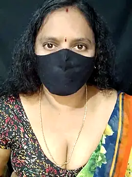 Snapshot of vintage-vibs chatting on February 26, 2025, 5:03 am vintage-vibs online show from February 26, 2025, 5:03 am