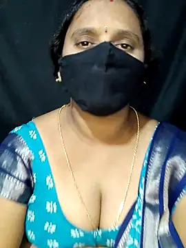 Snapshot of vintage-vibs chatting on October 5, 2025, 6:04 am vintage-vibs online show from October 5, 2025, 6:04 am