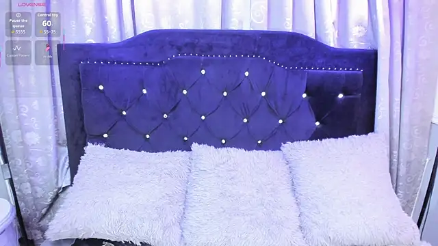 Snapshot of hallsredd chatting on September 13, 2025, 10:43 pm hallsredd online show from September 13, 2025, 10:43 pm