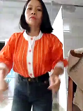 Snapshot of Aninyin22 chatting on February 19, 2026, 2:19 am Aninyin22 online show from February 19, 2026, 2:19 am