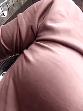 Snapshot of Aninyin22 chatting on February 11, 2026, 2:00 am Aninyin22 online show from February 11, 2026, 2:00 am