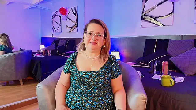 Snapshot of MartinaCaycedo chatting on March 5, 2025, 10:44 am MartinaCaycedo online show from March 5, 2025, 10:44 am