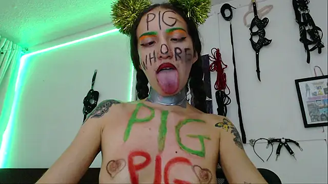 Snapshot of Eloise-brown chatting on January 18, 2025, 12:24 am Eloise-brown online show from January 18, 2025, 12:24 am