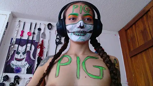 Snapshot of Eloise-brown chatting on January 19, 2025, 7:37 pm Eloise-brown online show from January 19, 2025, 7:37 pm
