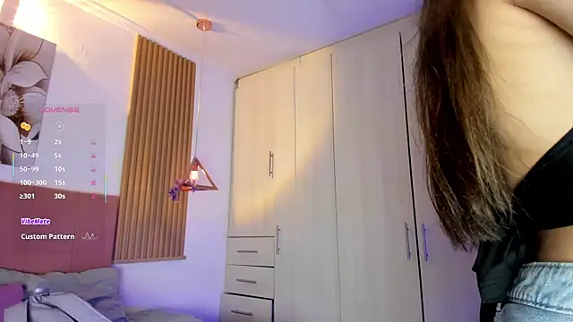 mia nevaeh online show from March 6, 2026, 8:26 pm