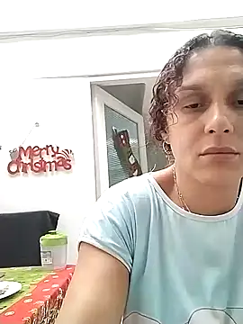 Snapshot of Corina_hot chatting on December 17, 2024, 7:37 pm Corina hot online show from December 17, 2024, 7:37 pm