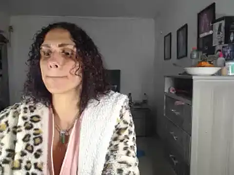 Snapshot of Corina_hot chatting on December 29, 2024, 4:48 am Corina hot online show from December 29, 2024, 4:48 am