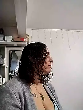 Snapshot of Corina_hot chatting on January 27, 2025, 10:16 pm Corina hot online show from January 27, 2025, 10:16 pm