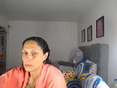 Snapshot of Corina_hot chatting on February 6, 2025, 11:04 pm Corina hot online show from February 6, 2025, 11:04 pm