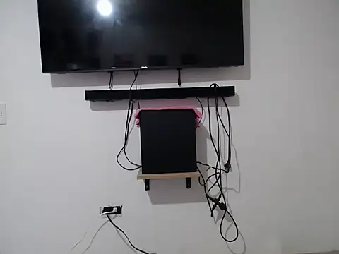 Snapshot of Corina_hot chatting on September 15, 2025, 10:32 pm Corina hot online show from September 15, 2025, 10:32 pm