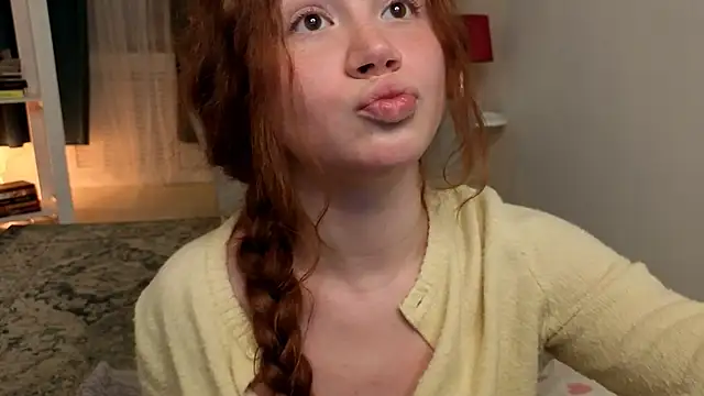 Snapshot of Freckle_Diyana chatting on June 11, 2026, 12:54 am Freckle Diyana online show from June 11, 2026, 12:54 am
