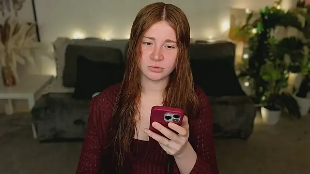 Snapshot of Freckle_Diyana chatting on June 12, 2026, 7:06 am Freckle Diyana online show from June 12, 2026, 7:06 am