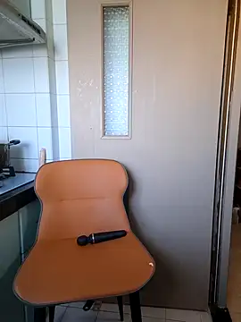 Snapshot of LenaShow chatting on October 18, 2025, 11:29 pm LenaShow online show from October 18, 2025, 11:29 pm