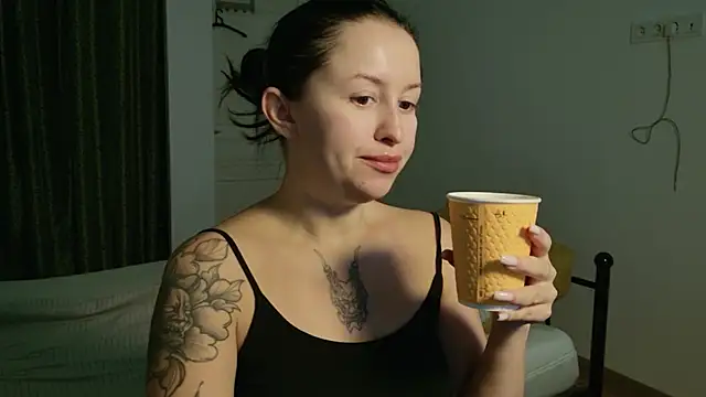 VioletCatt online show from October 4, 2025, 5:31 am