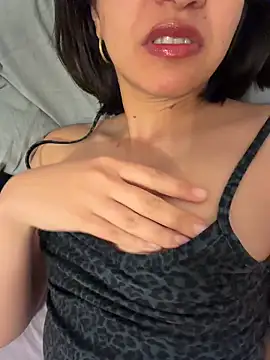Snapshot of BitchyBratxxx chatting on March 12, 2026, 9:30 pm BitchyBratxxx online show from March 12, 2026, 9:30 pm