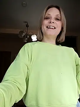 Snapshot of MySweetcum69 chatting on October 28, 2025, 9:52 am MySweetcum69 online show from October 28, 2025, 9:52 am