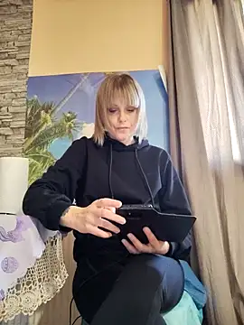 Snapshot of MySweetcum69 chatting on November 24, 2025, 11:43 am MySweetcum69 online show from November 24, 2025, 11:43 am