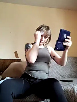 Snapshot of MySweetcum69 chatting on November 21, 2025, 10:25 am MySweetcum69 online show from November 21, 2025, 10:25 am