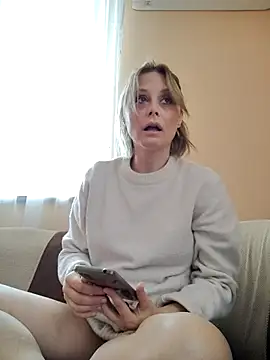 Snapshot of MySweetcum69 chatting on November 12, 2025, 11:03 am MySweetcum69 online show from November 12, 2025, 11:03 am