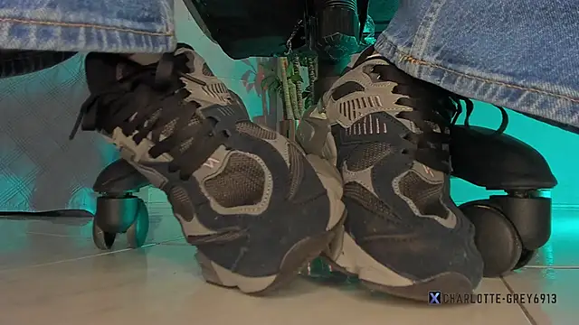 charlotte  grey online show from January 10, 2026, 8:26 pm