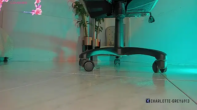 charlotte  grey online show from December 1, 2025, 7:48 pm