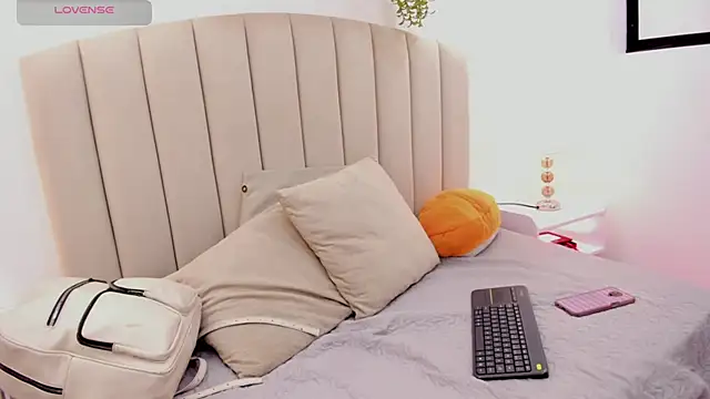 Snapshot of Mia_thompson_19 chatting on October 22, 2025, 7:02 pm Mia thompson 19 online show from October 22, 2025, 7:02 pm