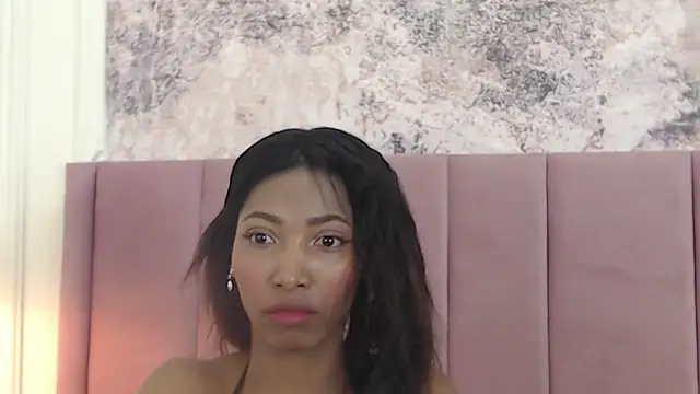 SabrinaDevill online show from November 6, 2025, 1:15 pm