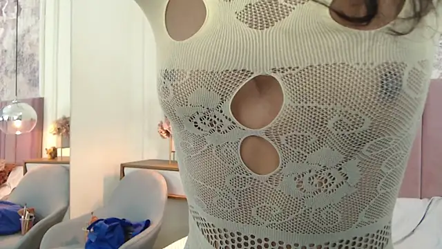 SabrinaDevill online show from October 30, 2025, 12:58 pm