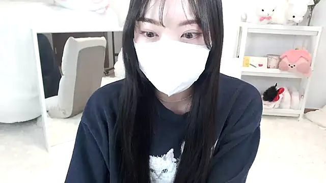 momo room online show from April 26, 2026, 12:35 pm