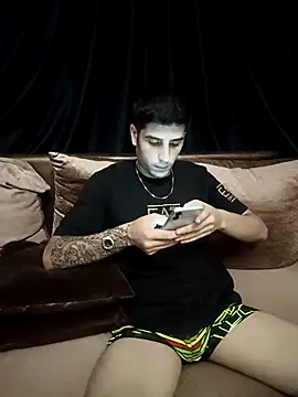 Snapshot of arenn1997 chatting on September 15, 2025, 10:10 pm arenn1997 online show from September 15, 2025, 10:10 pm