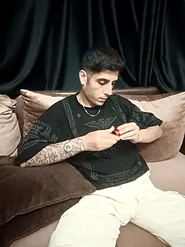 Snapshot of arenn1997 chatting on October 1, 2025, 10:02 pm arenn1997 online show from October 1, 2025, 10:02 pm