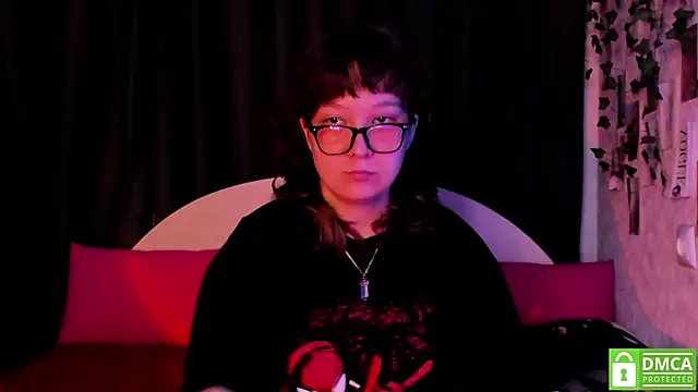 dreamgirllovee online show from October 19, 2025, 1:52 am