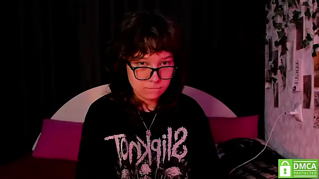 dreamgirllovee online show from October 12, 2025, 9:05 pm