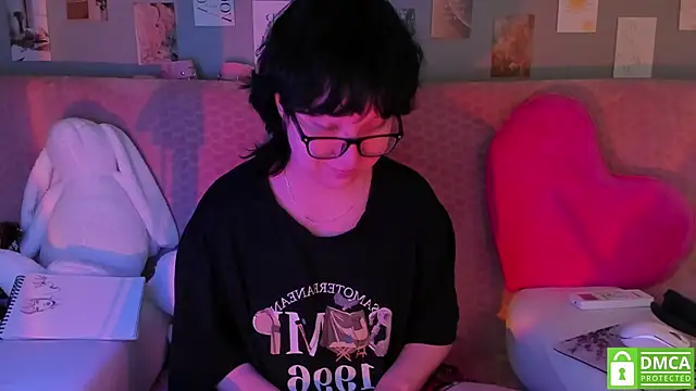 dreamgirllovee online show from March 9, 2025, 6:50 am