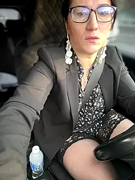 ZhenjaPoledance online show from November 19, 2025, 6:24 am