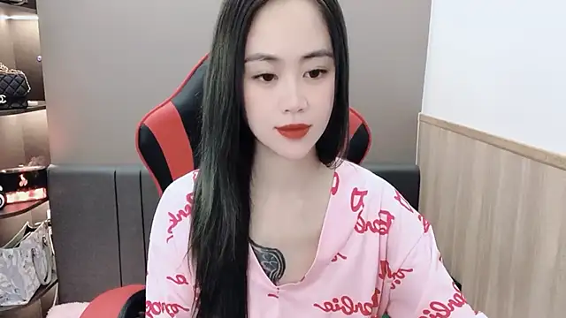 Snapshot of witch-39 chatting on December 8, 2024, 5:39 am witch-39 online show from December 8, 2024, 5:39 am