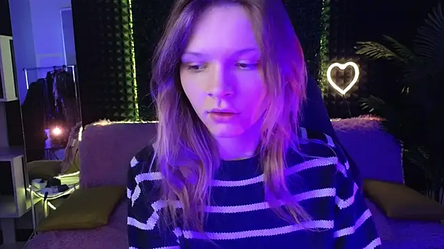 LitaBrom online show from October 11, 2025, 1:39 am