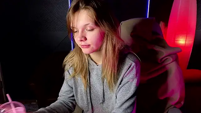 LitaBrom online show from September 25, 2025, 1:55 am